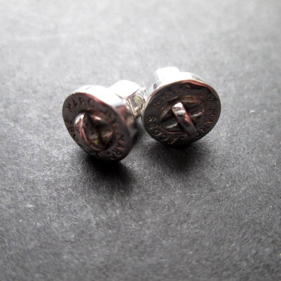 🔩 Marc by Marc Jacobs Adorable Vintage Silver Turn-Lock Turnlock Stud Earrings - Picture 8 of 11